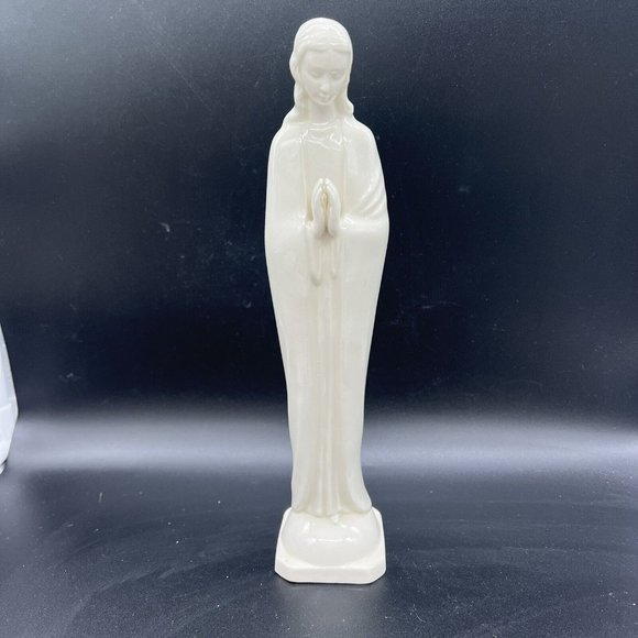 Goebel Hummel #46/0 Praying Madonna 10.25 Goebel Hummel #46/0 Praying Madonna 10\